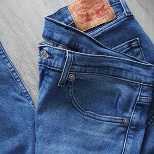 Levi’s 514 Straight Fit Jeans – Medium Blue Wash – 33x30